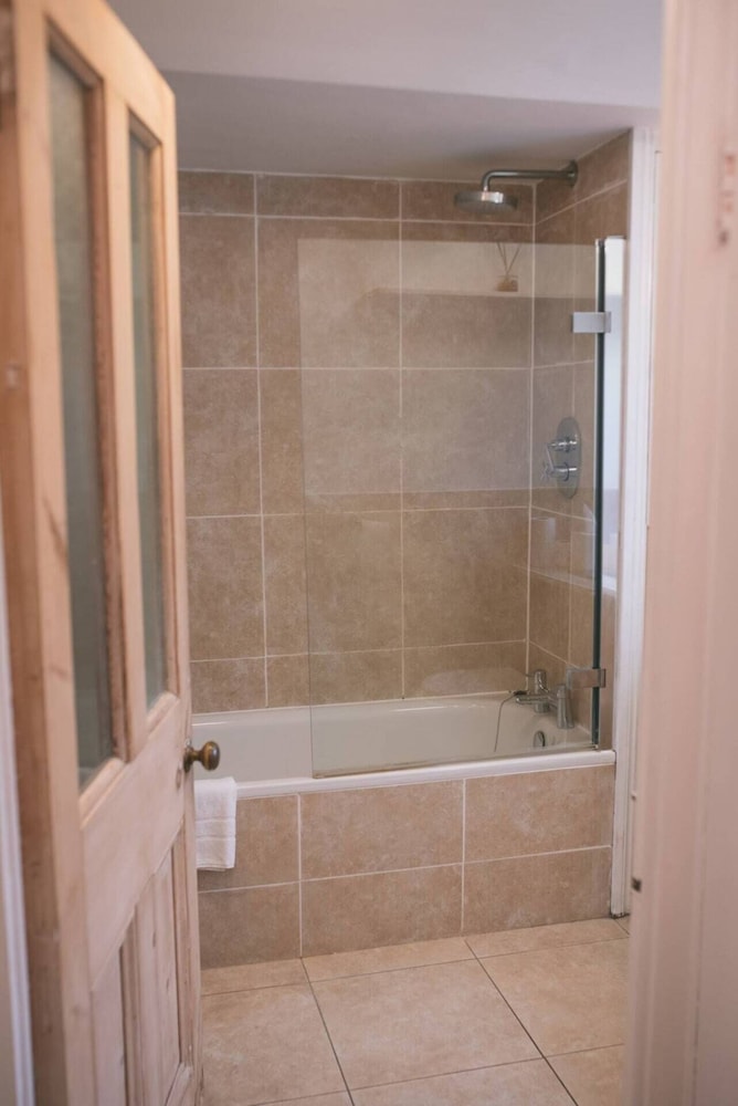 Charming 1 Bedroom Flat in Brook Green