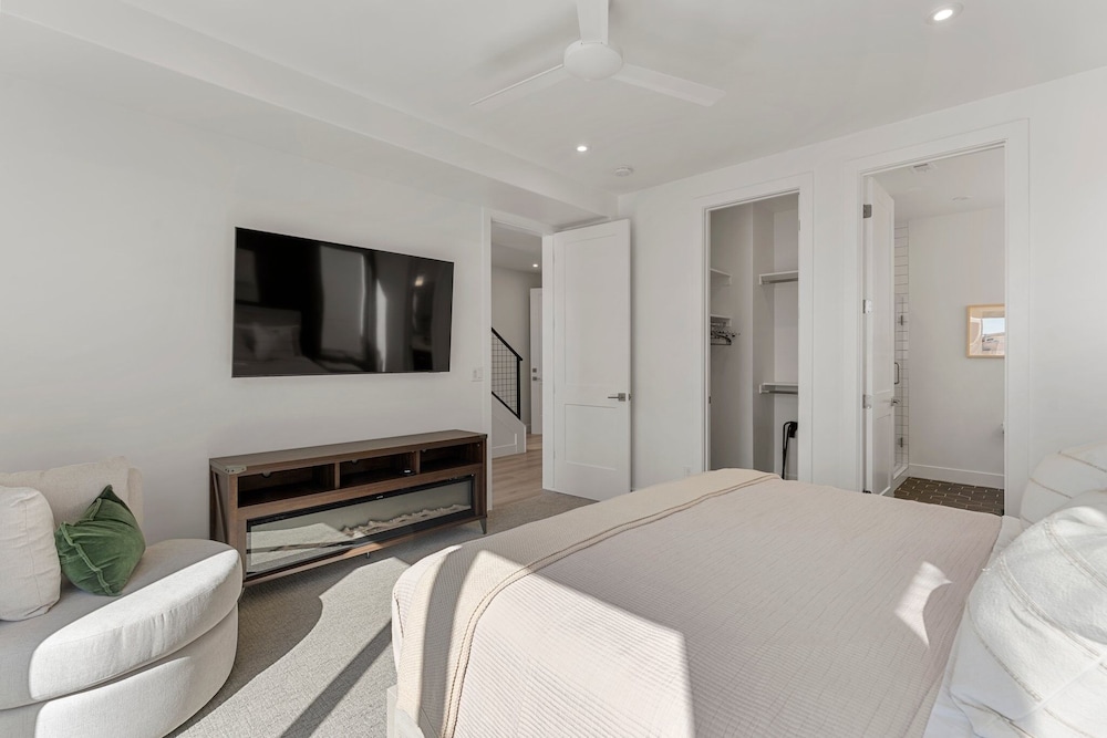 Olympic Escapes Gold 6 Bedroom Townhouse
