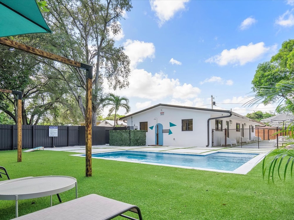 Fresh Modern With Pool Oasis