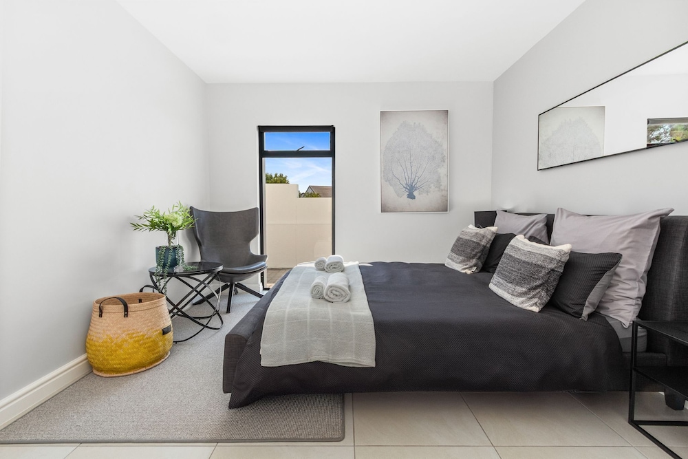 Shelley Point Beach Villa
