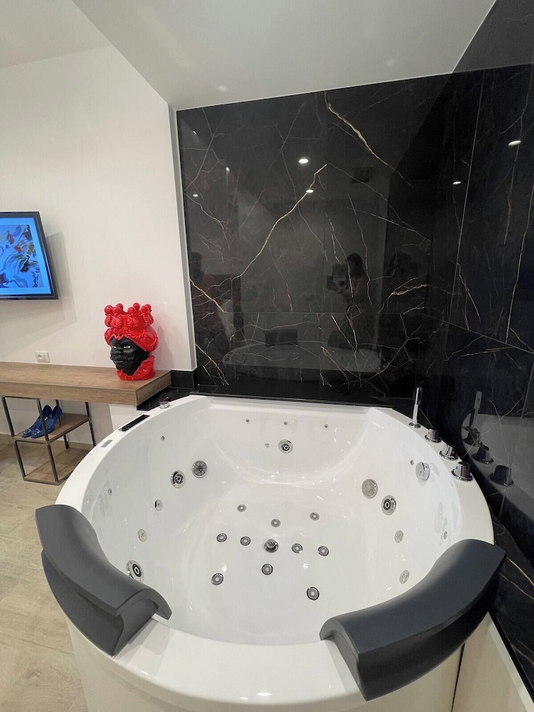 Namuri Luxury Rooms