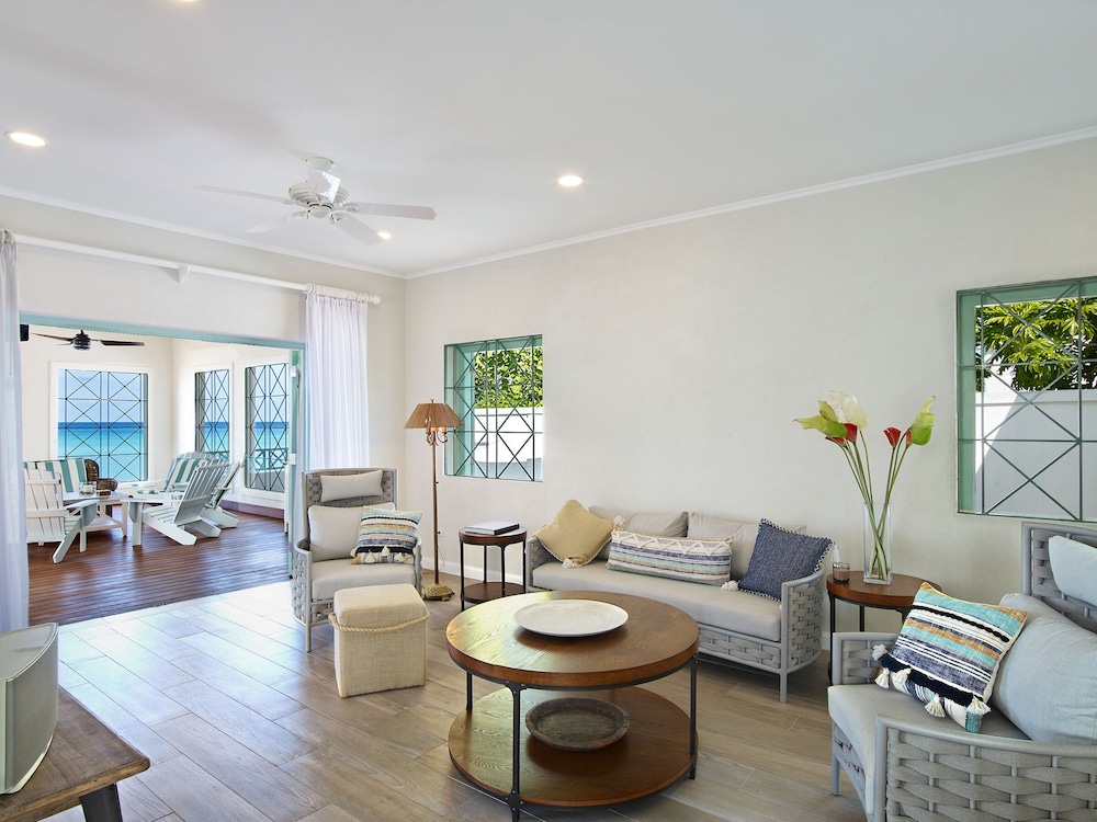 Southwinds Beach House is a 3 Bedroom With Exquisite sea Views view 5