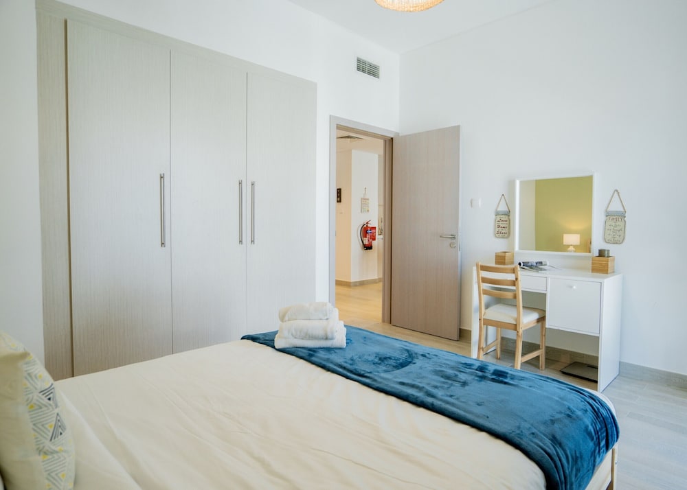 Modern Yas Island Escape w Peaceful Canal Views