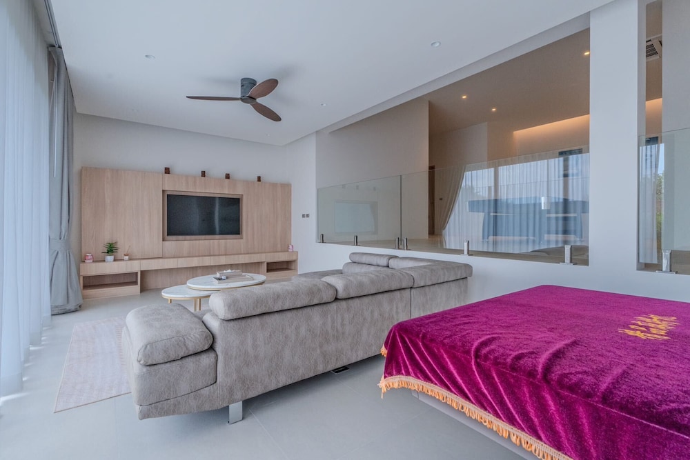The Salin Seaview Villas