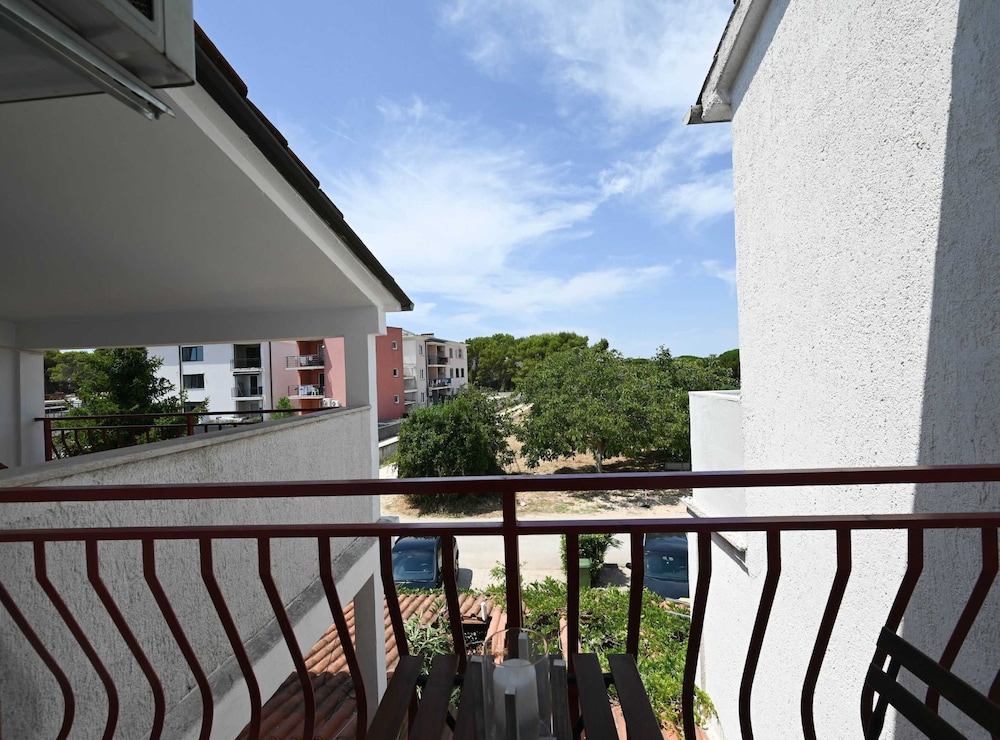Calm and Stylish Rooms With Balcony