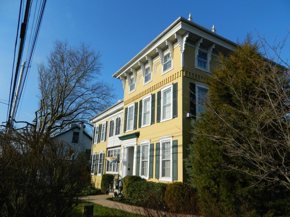 E J Bowman House Bed & Breakfast