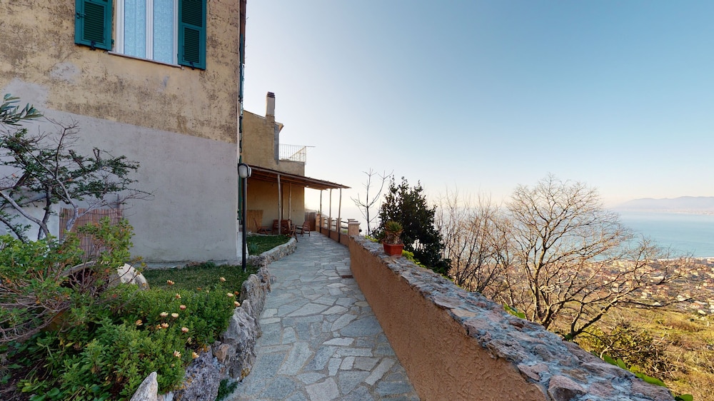 B&B La Canonica – Svegliarsi a Verezzi