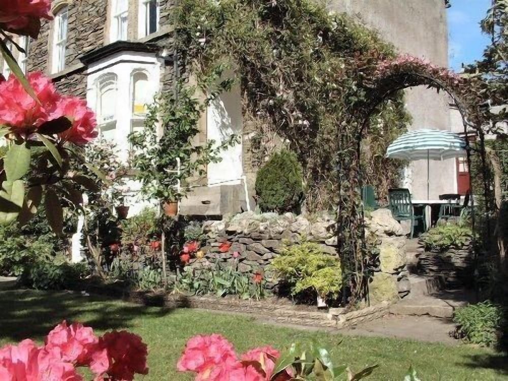 Photo 9