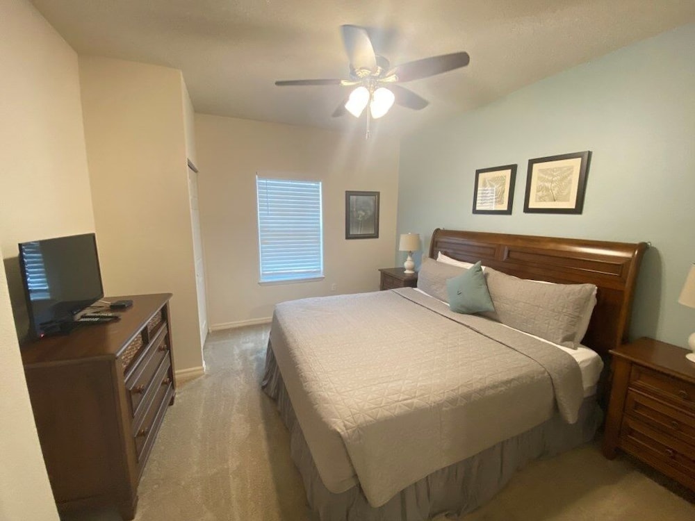 Family Retreat 3 Miles To Disney & Attractions 3 Bedroom Townhouse