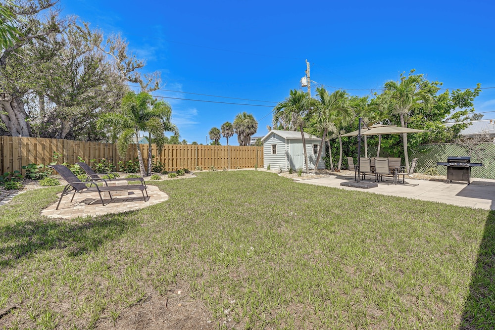 Steps to Englewood Beach: Home w/ Outdoor Oasis!