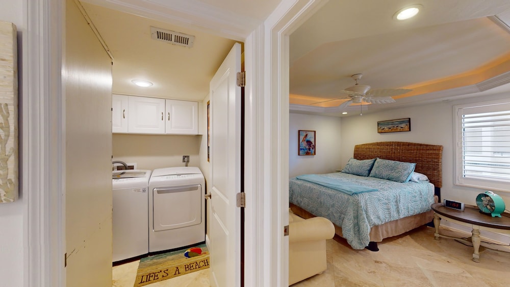Sandarac 502b: Beachfront 3br Condo W/ Pool & Views 3 Bedroom Condo