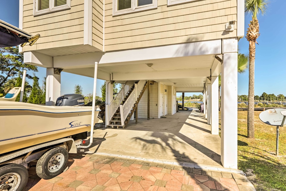 Riverfront Carrabelle Home w/ Furnished Patio! view 2