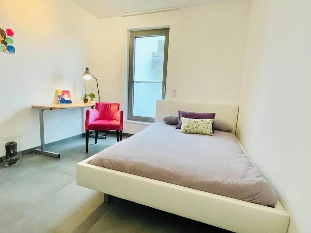 Luxury 3 bedrooms- Terrace and Parking view 3