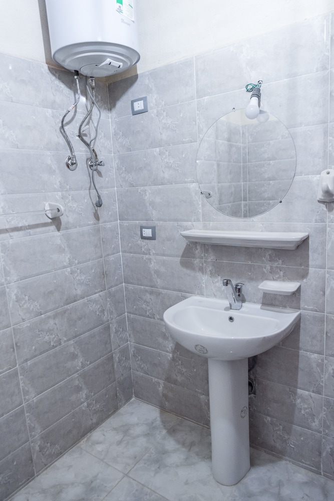 Zad Elmosafer Guest House