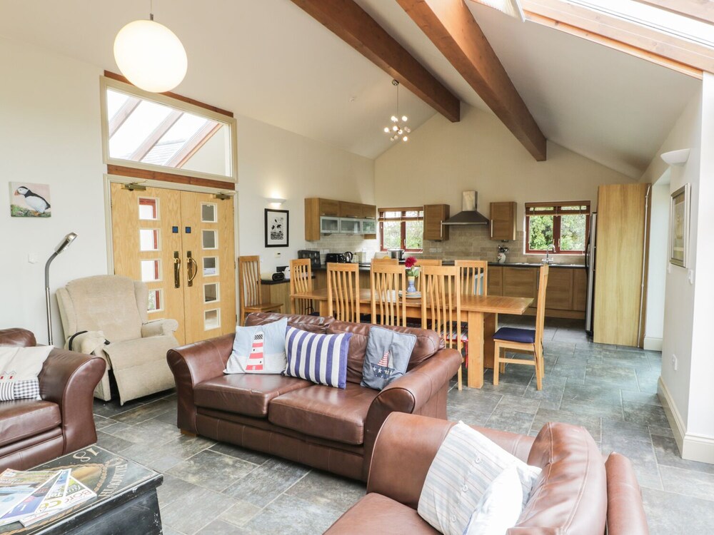 Manaros Cottage