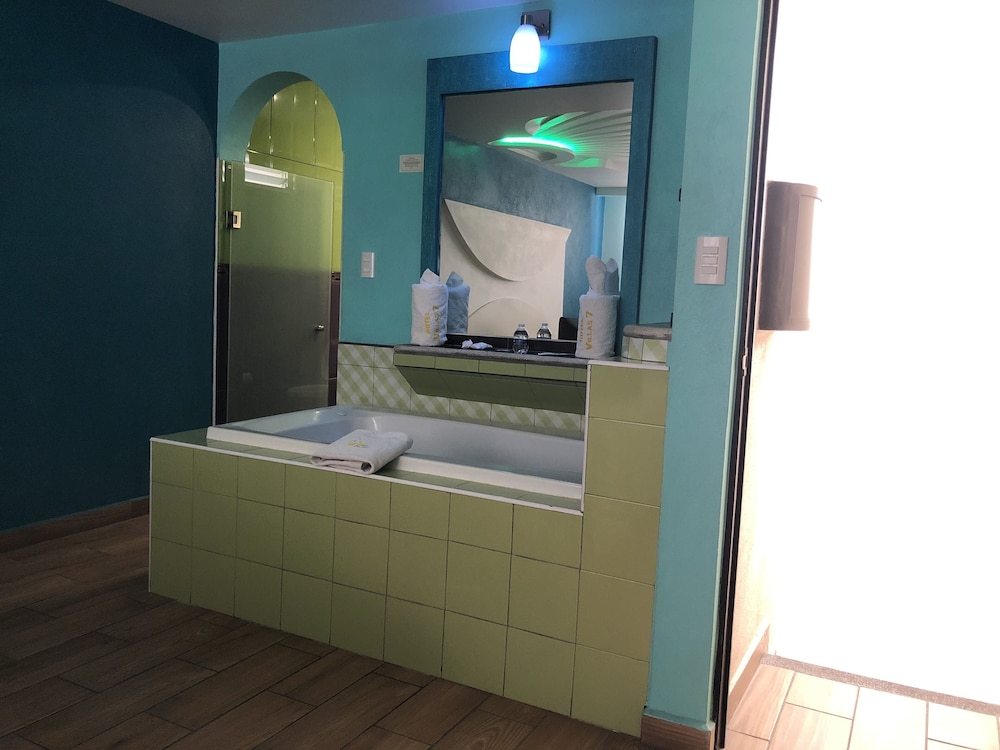 Hotel & Villas 7