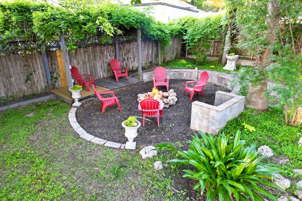 Conroe Home w/ Enclosed Deck: Pets Welcome! - Property Image 7