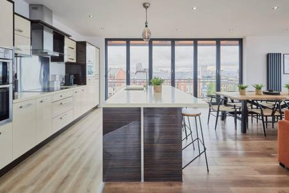Host Stay The Knight Street Penthouse I