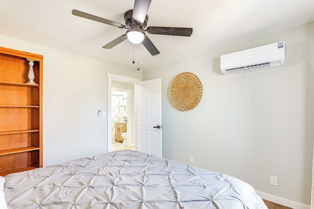 Near Parks & Dtwn Artesia: Home w/ Fire Pit