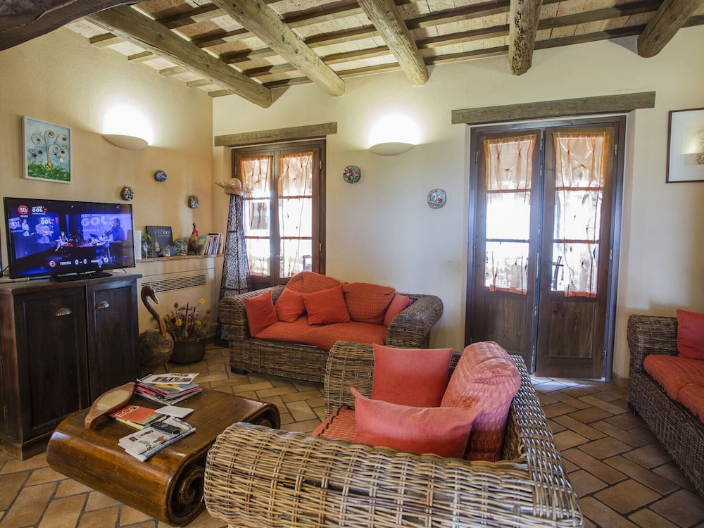 Farmhouse in Marche With Pool & Verdicchio Wines photo 5