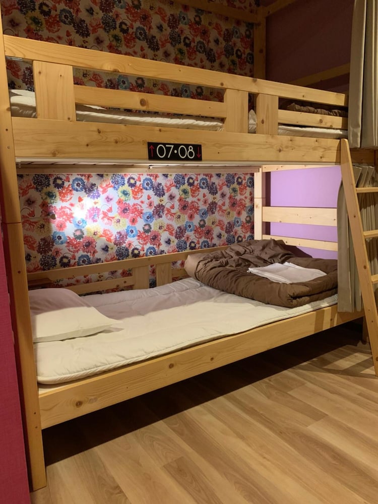 Guest House Rojiura - Hostel