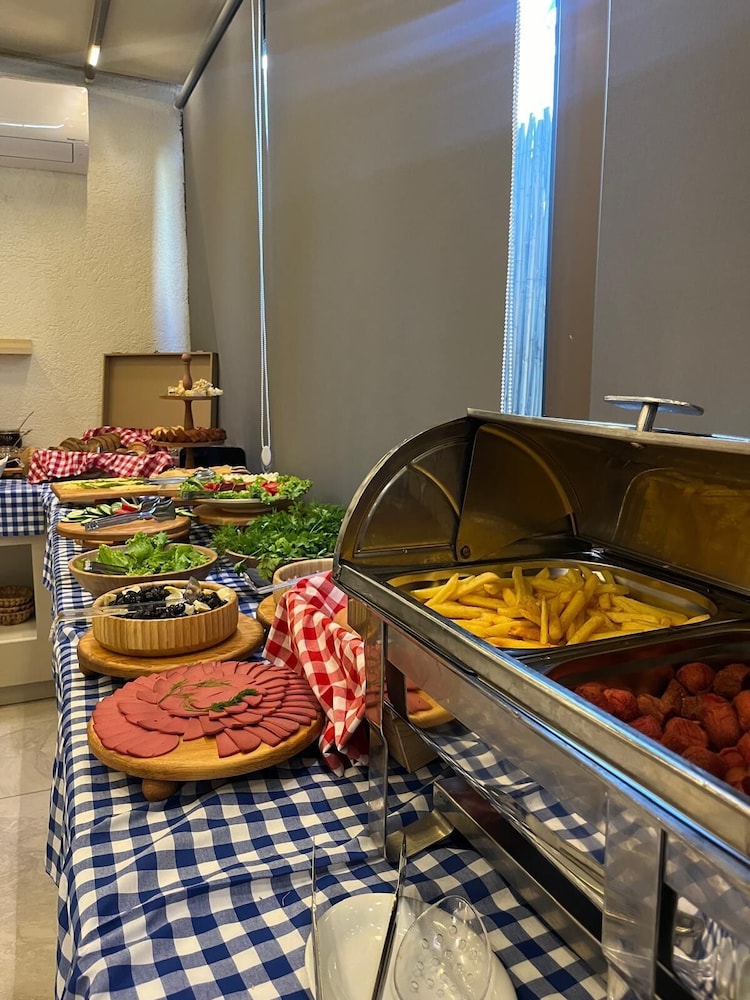 Bonnie City Hotel - Image 63