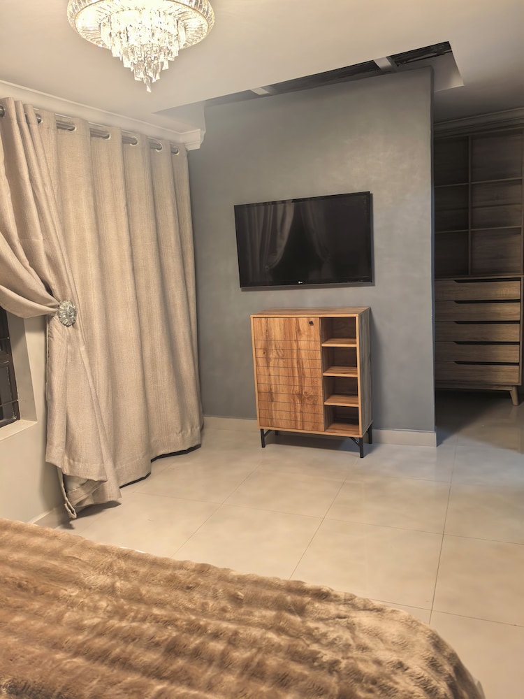 Bryanston Palms Accommodation