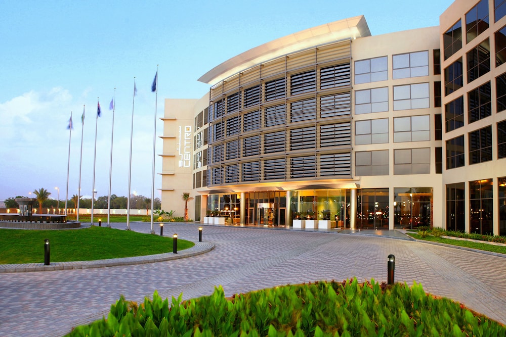 Hotel Centro Sharjah by Rotana - Image 1