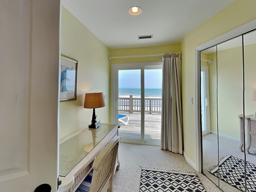 Ocean Splendor by Topsail Realty