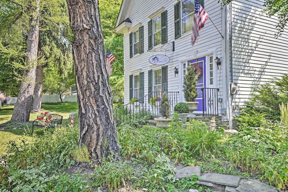 Historic Keuka Lake Estate in Hammondsport w/ Pool
