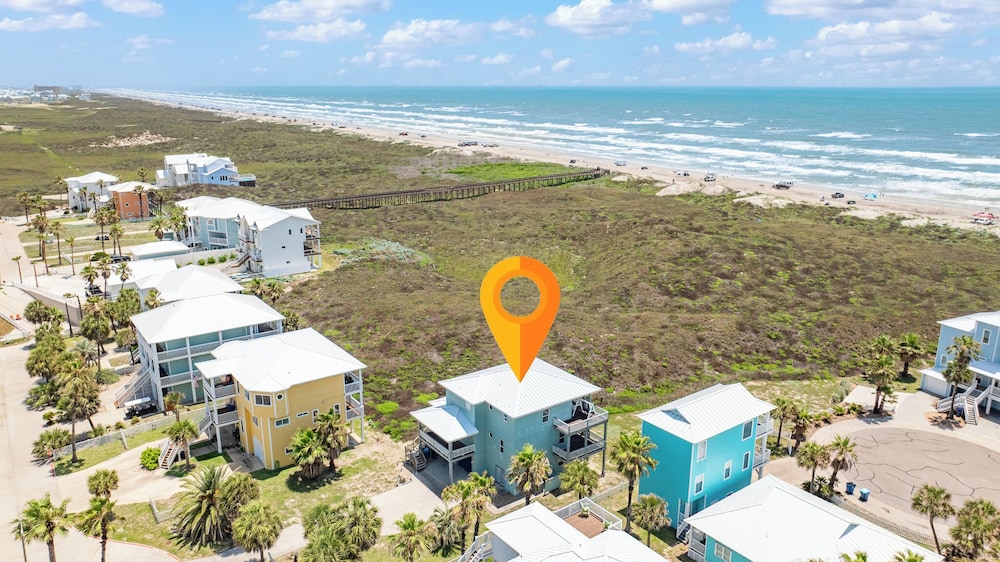 Beach Front Baby Ocean Views, Golf Cart & Pet Friendly!