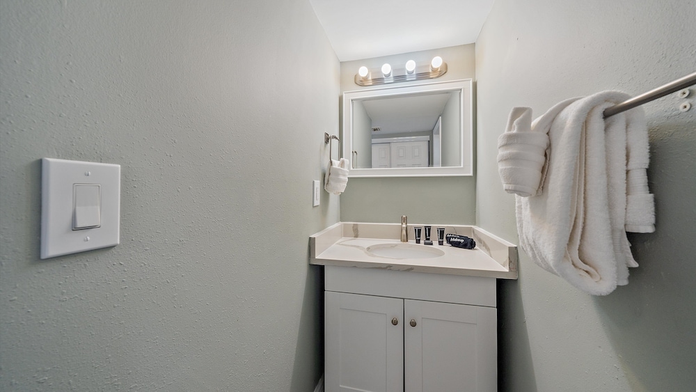 Beach Haven 2 Bedroom Condo