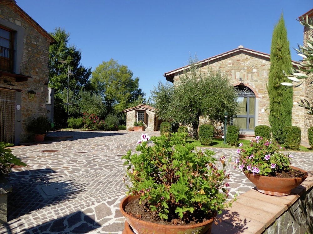 Holiday Home in Montecarelli With Pool photo 4