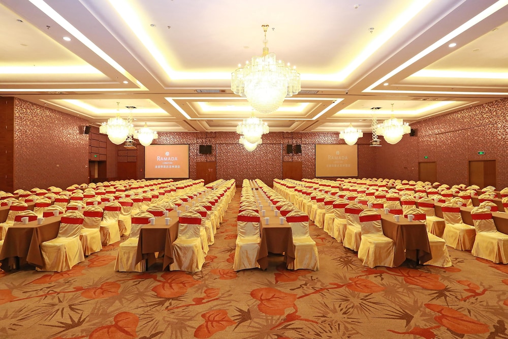Ramada Longyan