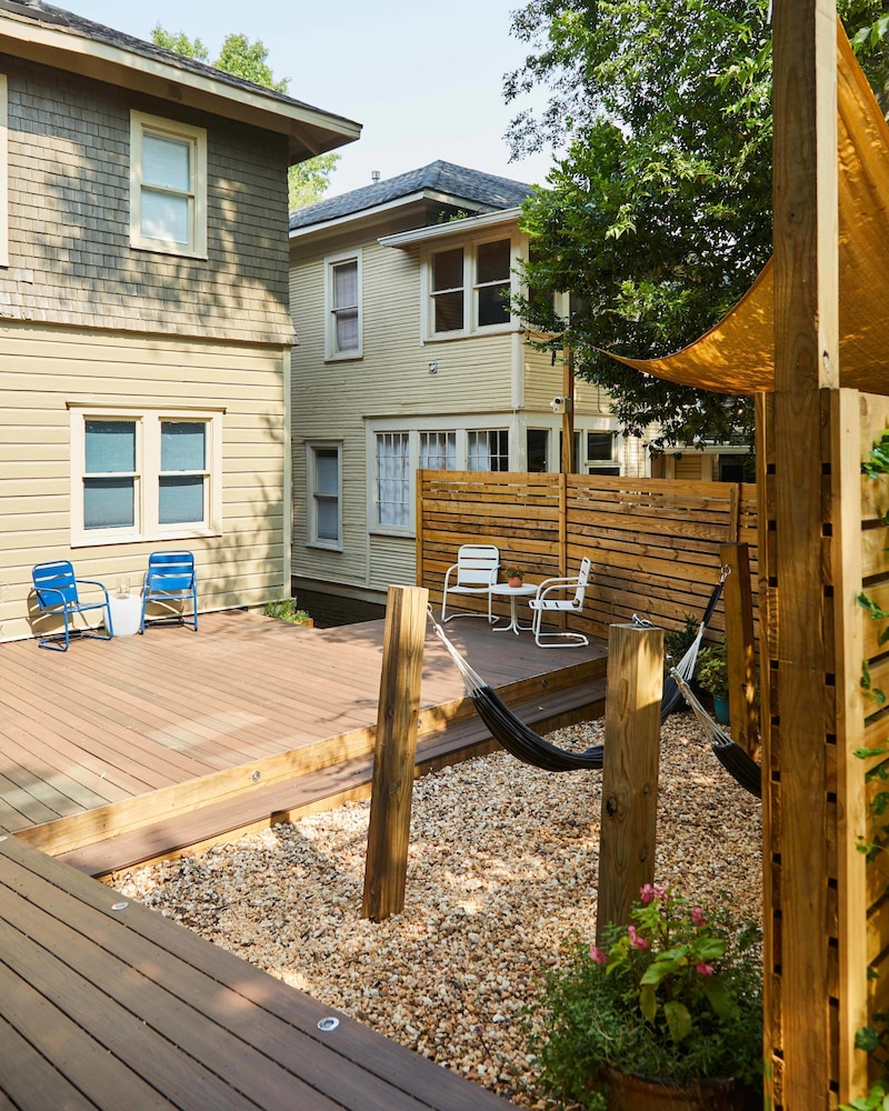 Charles on 11th - Beautifully Restored Historic Southside Home Walkable Perfect for Groups