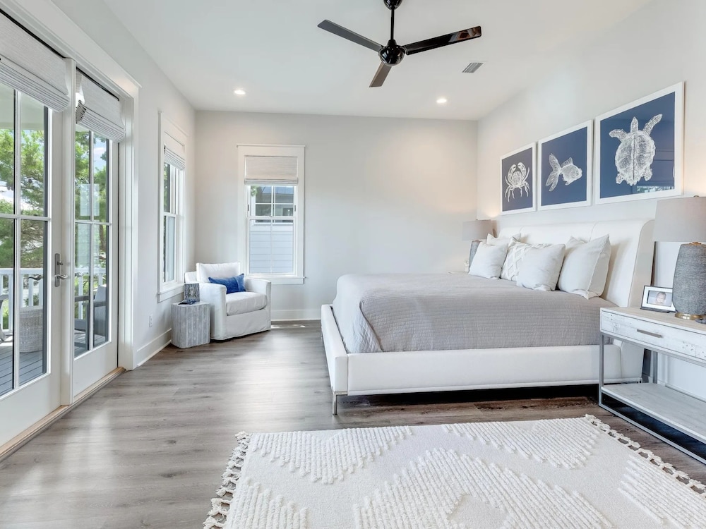 Honeybee by Southern Vacation Rentals