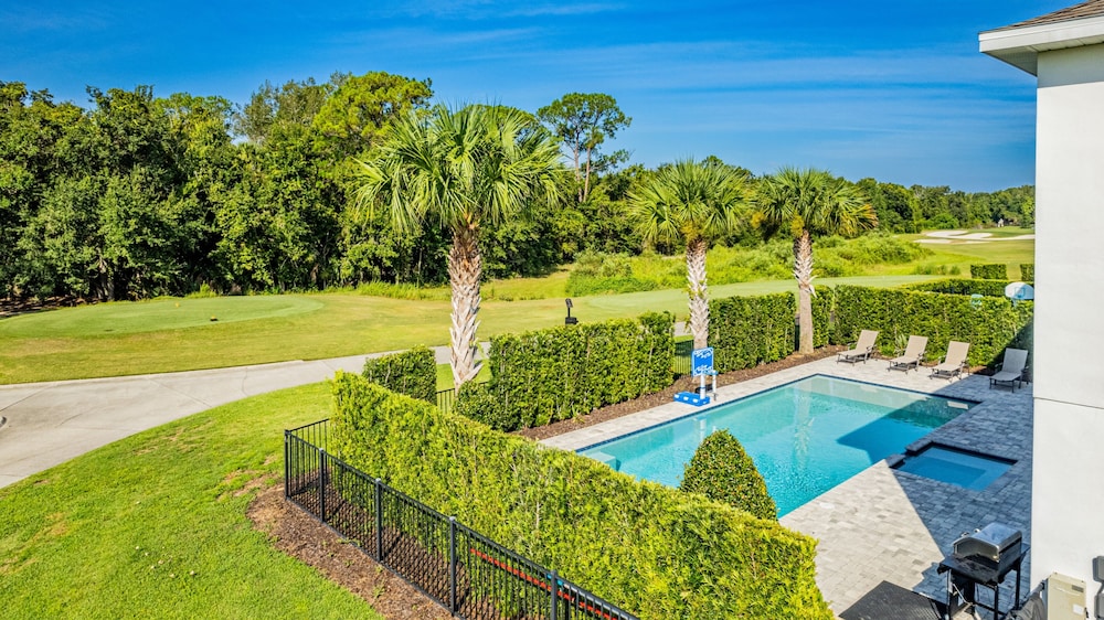 Villa With Private Pool - Home Gym - Home Theatre