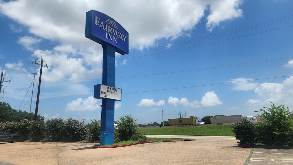 Capital O Fairway Inn - Baytown La Porte TX