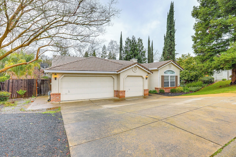 Family Home Near Folsom Lake in El Dorado Hills!