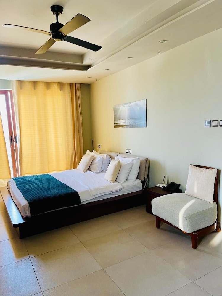 Luxury Oceanline Apartments-Shaza.