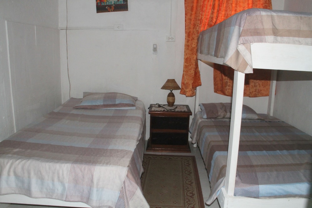 Room in Guest Room - Green Sea Inn Villa Helen Kilometer 4 Circunvalar view 4