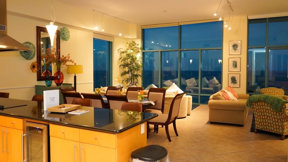 Penthouse Jr Unrivaled Luxury Insane Views 3 Bedroom Apts