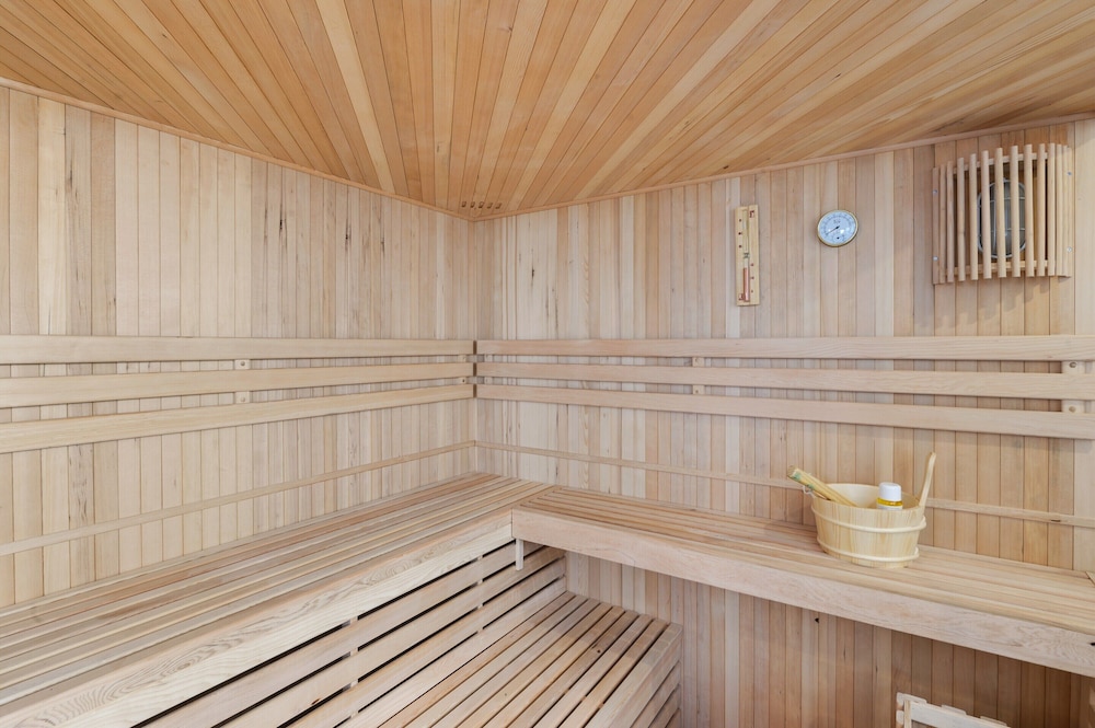 Eppe Timbered Retreat