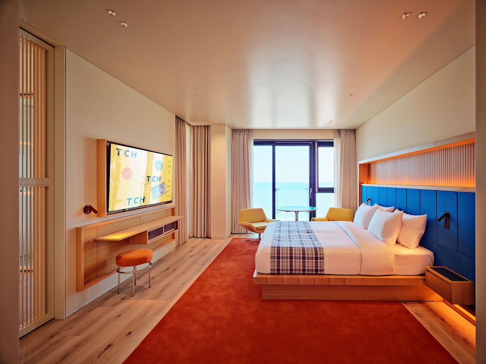 The Coolest Hotel 36