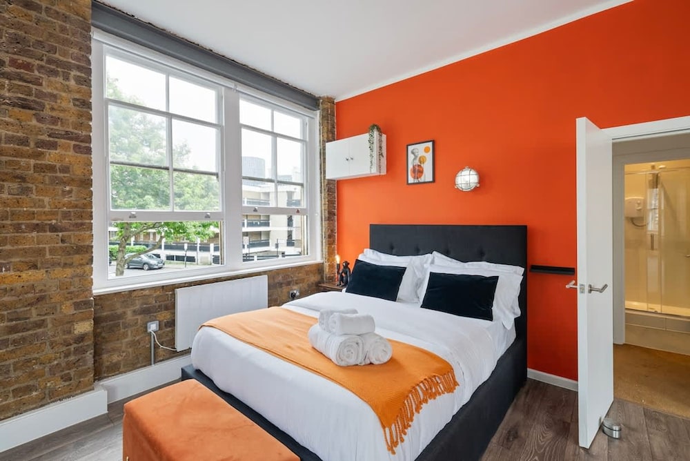 New Spacious Studio in Old St