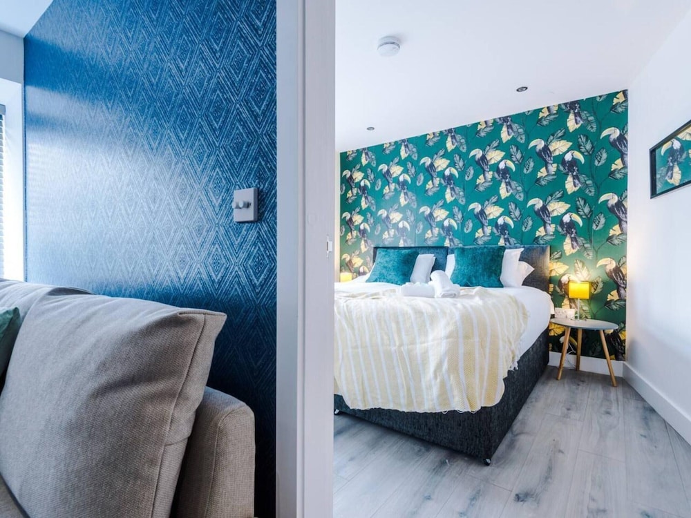 One-bedroom by Media City UK by Belvilla view 3