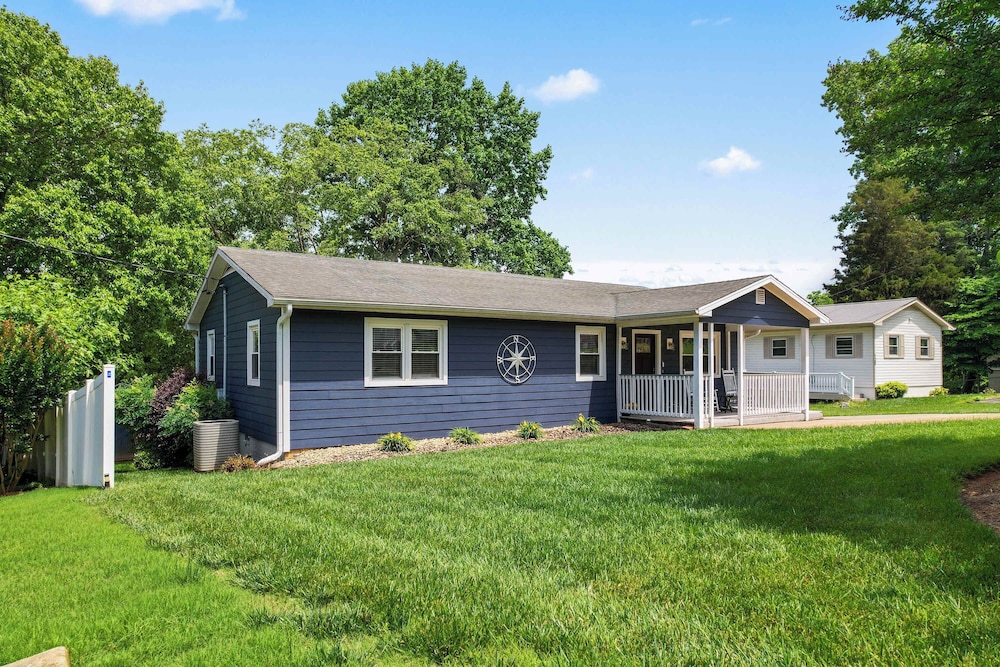 The Blue Bungalow Stay for 8