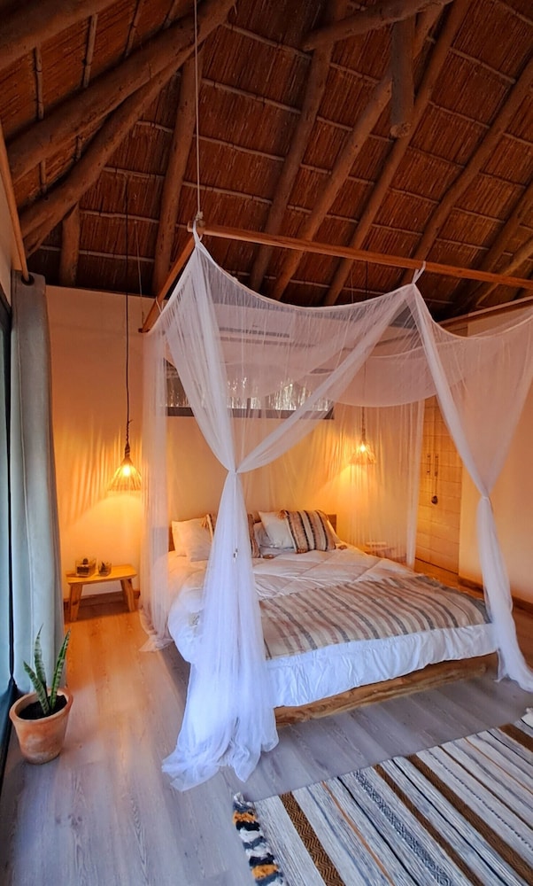 Sunset Villa - Luxury Beachfront Villa with Private Pool by Karula Sand Villas