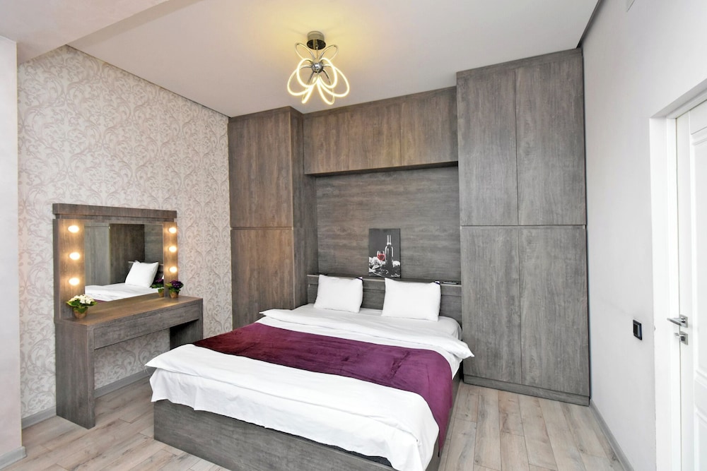 Teryan street apartment on 5 floor