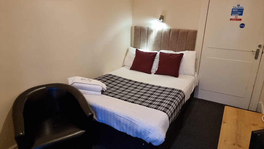 The Hampton Court Guesthouse